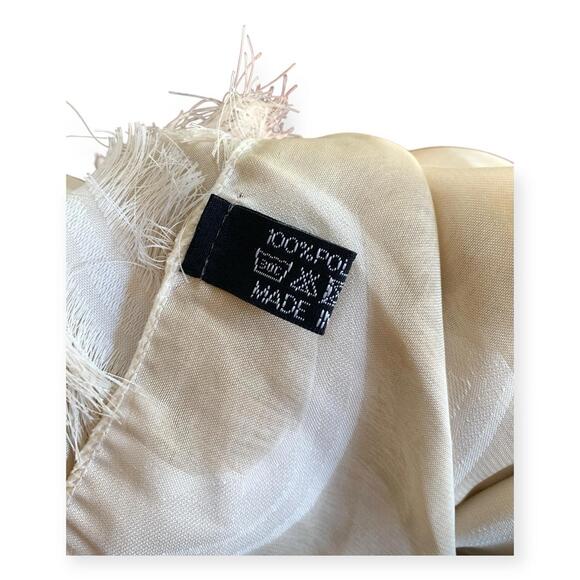 JC Sunny Ladies One Size Light Feather/Eyelash Shawl  Kimono Wrap NWT Ivory - Picture 7 of 8